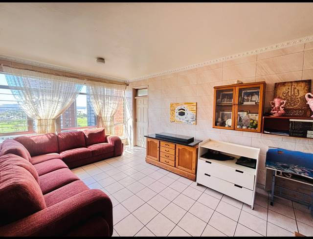 2.5 BEDROOM APARTMENT FOR SALE IN NORTH BEACH